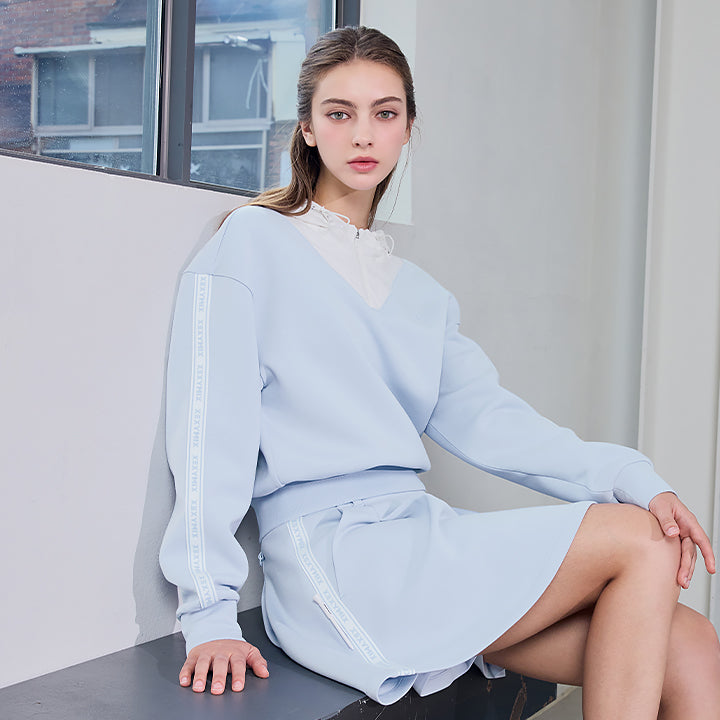 標誌線條柔軟開領長袖上衣｜共3色｜XFK3TL1201